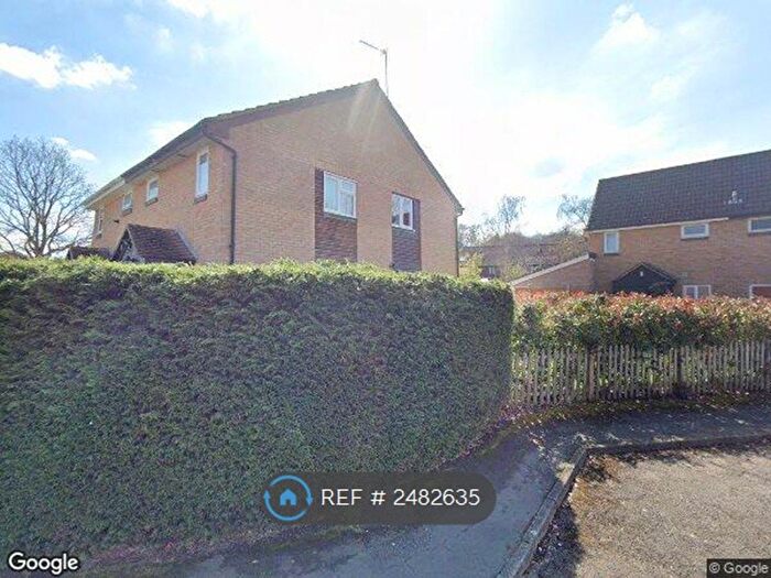 1 Bedroom Terraced House To Rent In Nethercote Avenue, Woking, GU21
