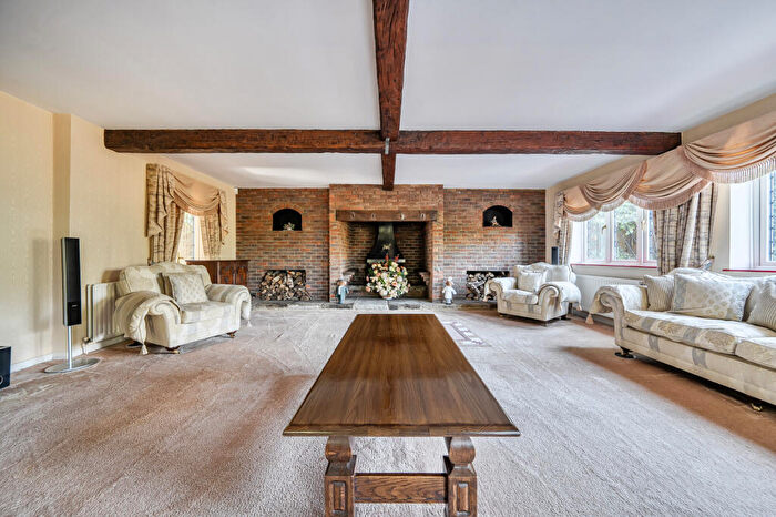 4 Bedroom House For Sale In Redhill Common, Redhill, RH1