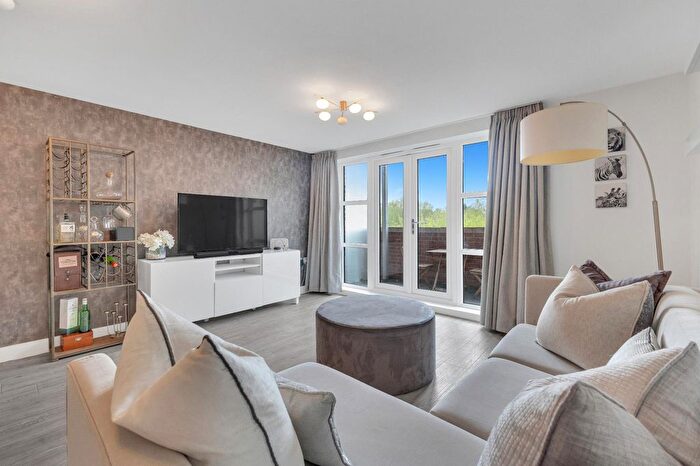 2 Bedroom Flat To Rent In Sealand Road, Chester, CH1