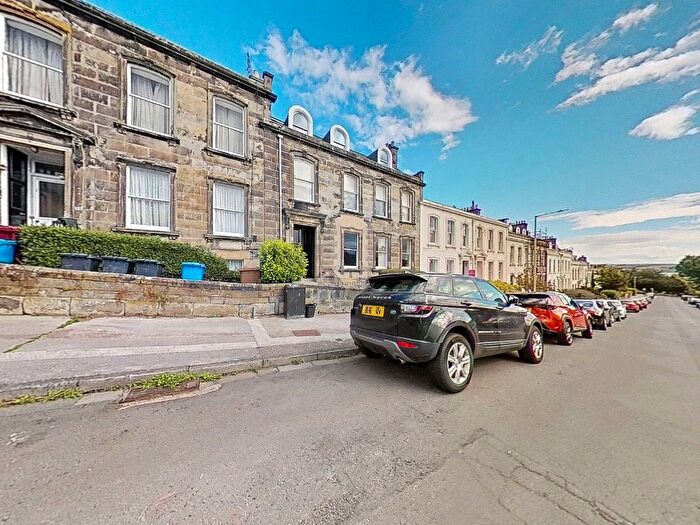 2 Bedroom Flat To Rent In Windsor Street, West End, Dundee, DD2