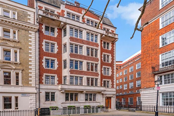 1 Bedroom Flat To Rent In Ashley Court, Victoria, SW1P