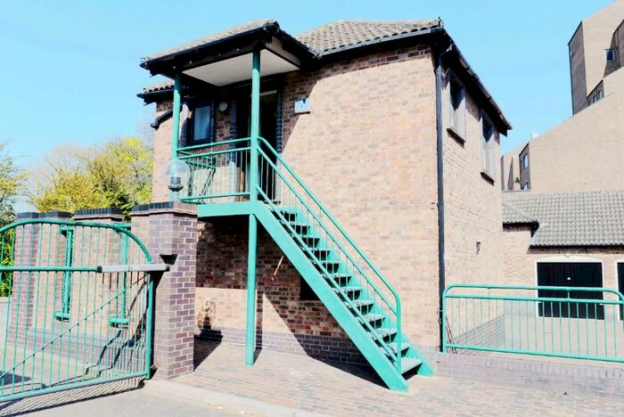 Studio To Rent In Saunders Ness Road, London, E14