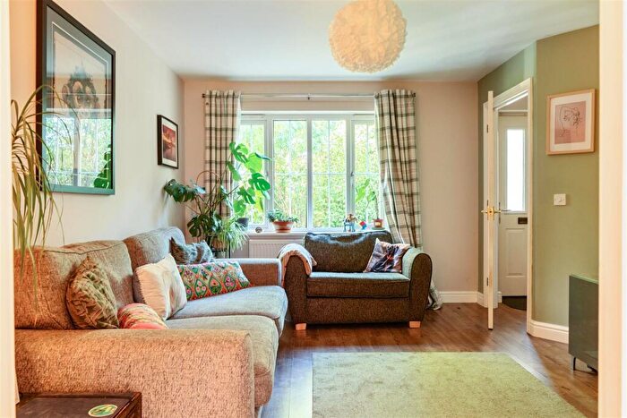 3 Bedroom End Of Terrace House For Sale In Flax Meadow Lane, Axminster, EX13