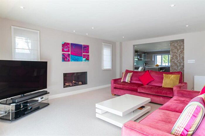 4 Bedroom Detached House For Sale In Brudenell Avenue, Sandbanks, BH13