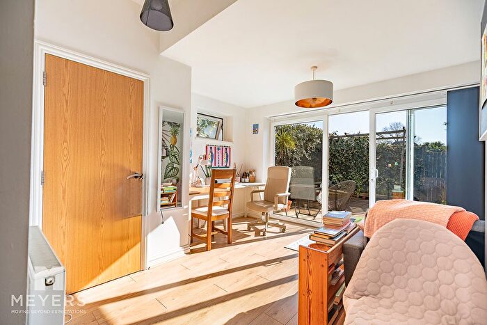 1 Bedroom Flat For Sale In Parkwood Road, Bournemouth, BH5