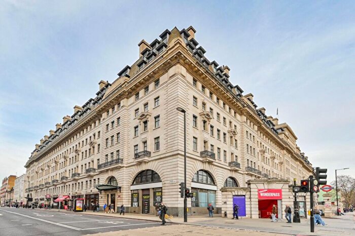 3 Bedroom Flat For Sale In Chiltern Court, Baker Street, London, NW1