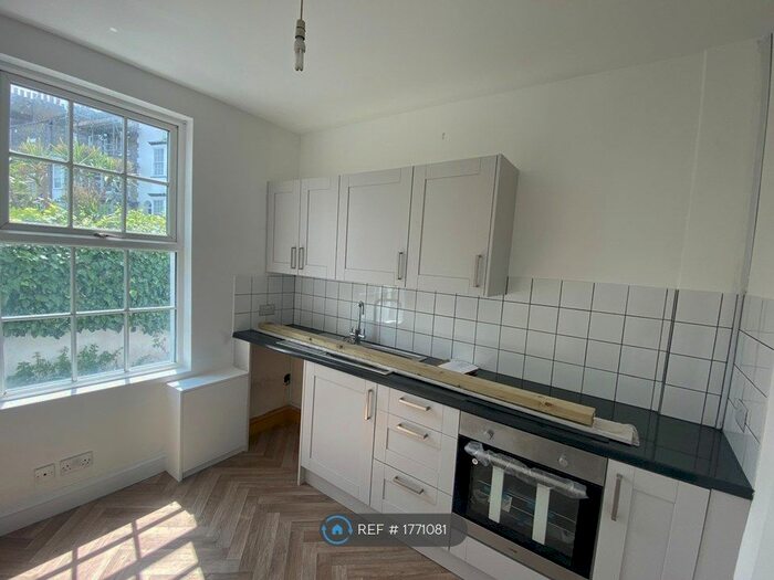 4 Bedroom Maisonette To Rent In Rmasgate, Rmasgate, CT11