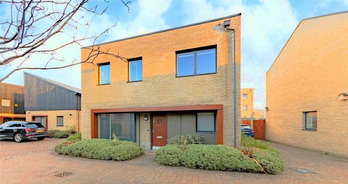 3 Bedroom Detached House To Rent In Barn Road, Trumpington, Cambridge, Cambridgeshire, CB2