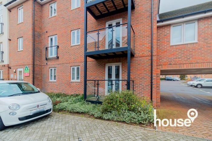 2 Bedroom Flat To Rent In Laurel Road, Minster On Sea, Sheerness, ME12