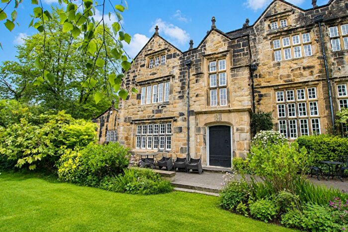 4 Bedroom Property For Sale In Hall Street, Todmorden, OL14