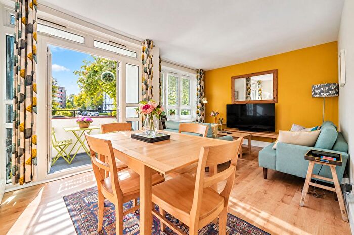 2 Bedroom Flat For Sale In Linsey Street, Helen Taylor House Linsey Street, SE16