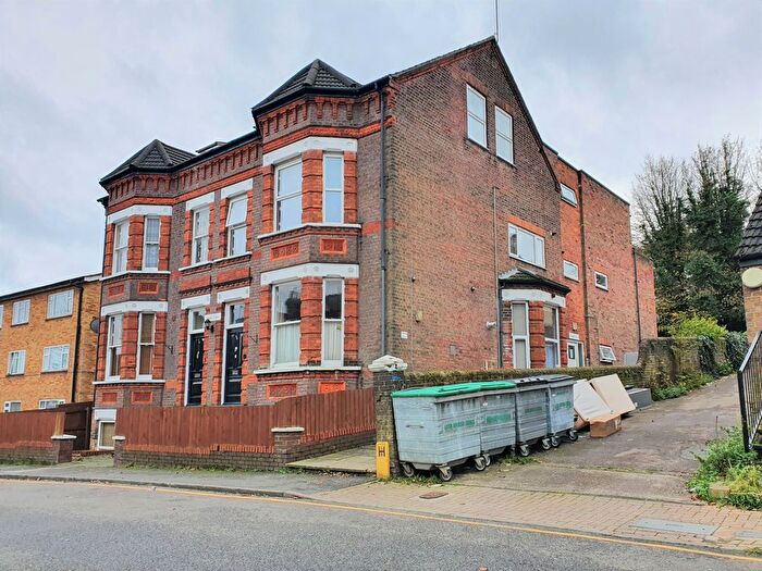 1 Bedroom Flat For Sale In Stockwood Crescent, LU1