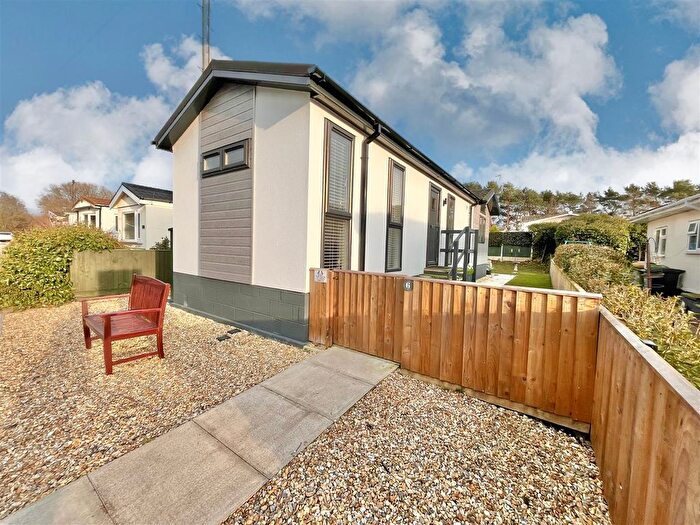 2 Bedroom Park Home For Sale In Lindow Court Park, Mobberley, Knutsford, WA16