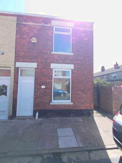 3 Bedroom End Of Terrace House To Rent In Joseph Street, Grimsby, DN31