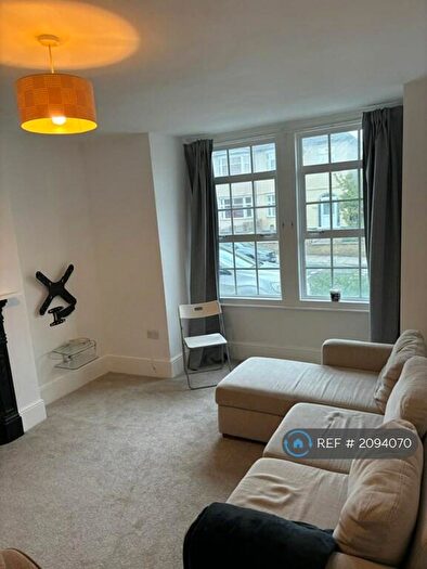 3 Bedroom Flat To Rent In Perry Rise, London, SE23