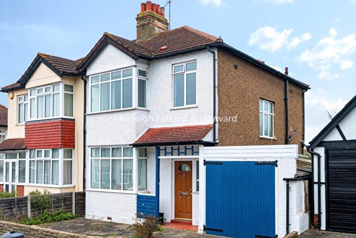 3 Bedroom House To Rent In Southlands Road, Bromley, BR2