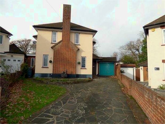 3 Bedroom Detached House To Rent In Buxton Square, Leigh-on-sea, Leigh On Sea, SS9