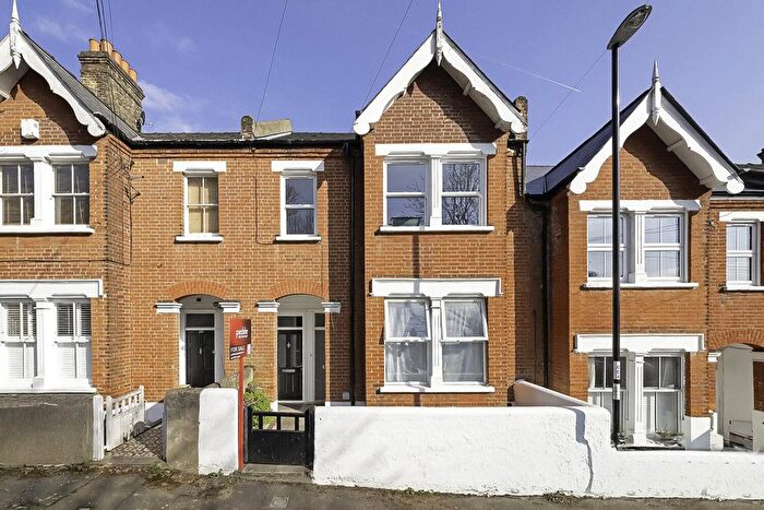 2 Bedroom Flat For Sale In Oaksford Avenue, Sydenham, London, SE26