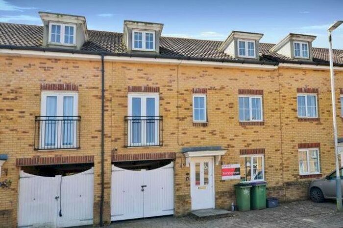 5 Bedroom Property To Rent In Carter Close, Folkestone, CT18