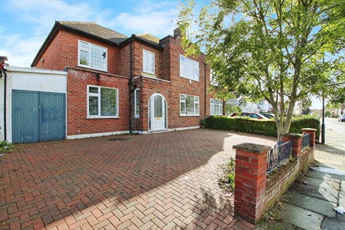 6 Bedroom Semi-Detached House To Rent In Chapman Crescent, Kenton, Kingsbury, HA3