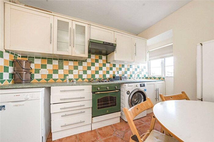 2 Bedroom Flat To Rent In Strathmore Court, Wimbledon Park, SW19