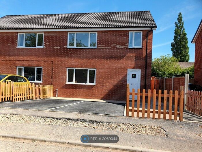 3 Bedroom Semi-Detached House To Rent In Braithwaites Close, Barnetby, DN38