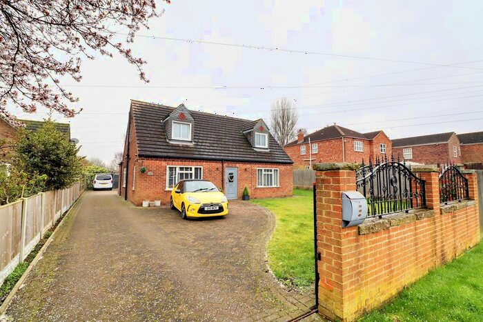 3 Bedroom Detached House For Sale In Godnow Road, Crowle, DN17