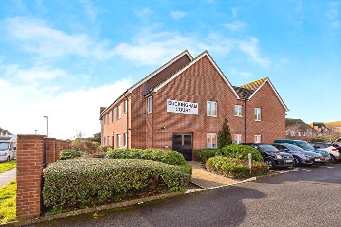 2 Bedroom Apartment For Sale In Buckingham Court Phase, Middleton On Sea, PO22