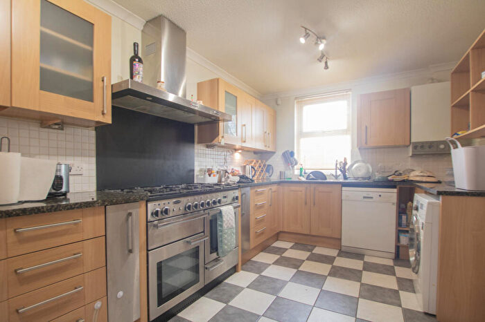 3 Bedroom Semi-Detached House To Rent In Manister Road, London, SE2