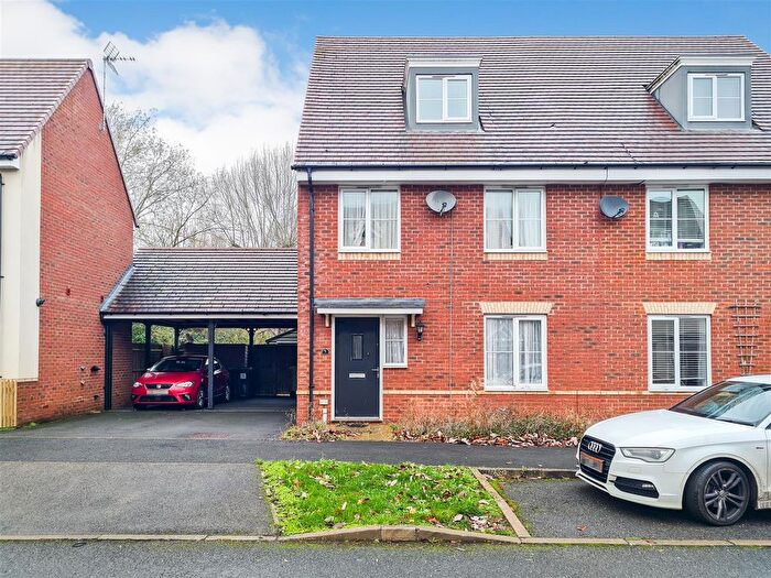 4 Bedroom Semi Detached House For Sale In Grenada Crescent, Newton Leys, Bletchley, Milton Keynes, MK3