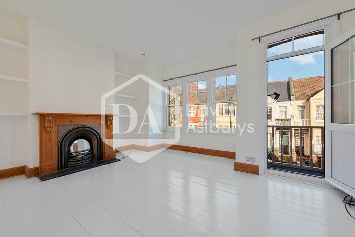 2 Bedroom Flat To Rent In Rathcoole Gardens, Crouch End, London, N8