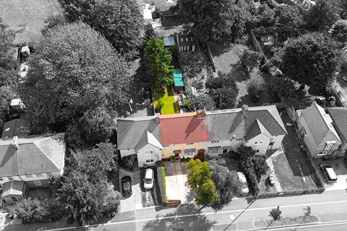 3 Bedroom Terraced House For Sale In Milton Road, Cambridge, Cambridgeshire, CB4