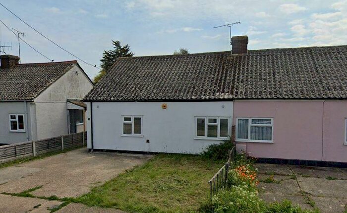 3 Bedroom Semi-Detached Bungalow To Rent In Hawkesbury Road, Canvey Island, SS8