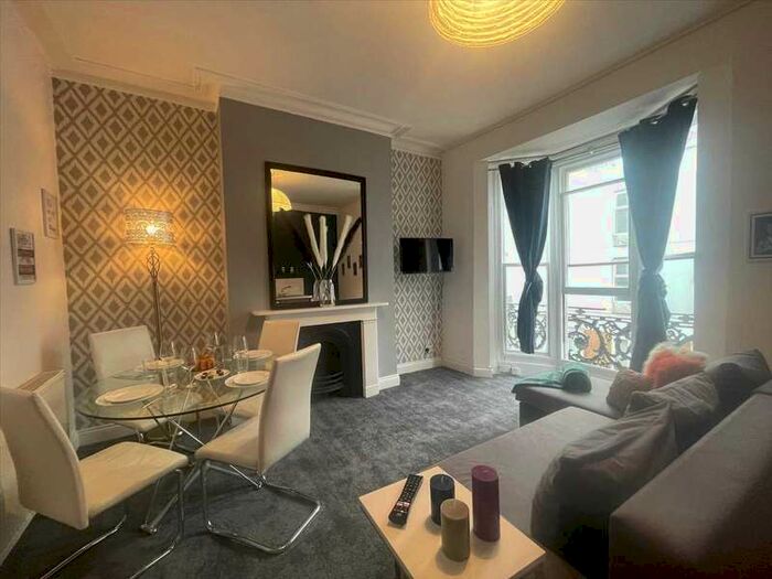 1 Bedroom Apartment To Rent In Burlington Street, Brighton, BN2