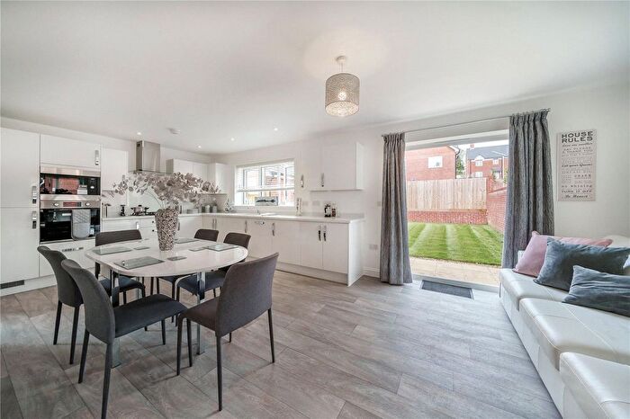 4 Bedroom Detached House For Sale In Thistledown Way, Selborne Road, Alton, Hampshire, GU34