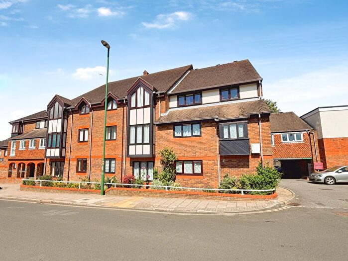 1 Bedroom Flat For Sale In Jasmine Court, Horsham, West Sussex, RH12