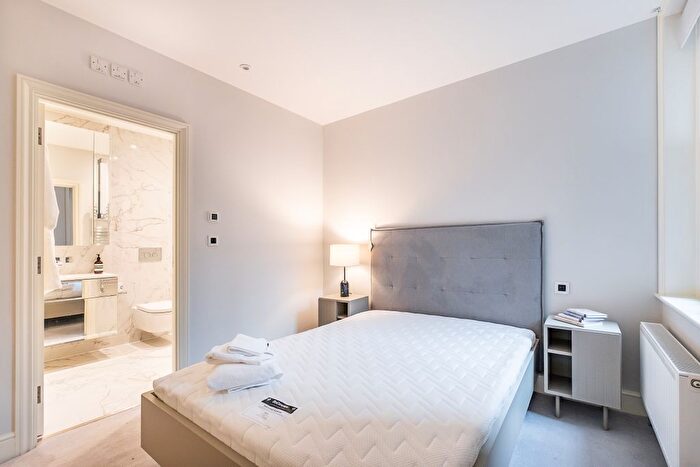 3 Bedroom Flat To Rent In King Street, London, W6