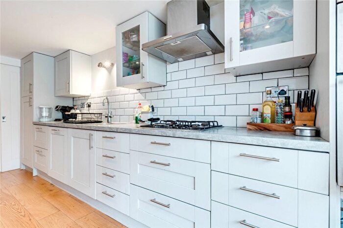 3 Bedroom Flat To Rent In Alexandra Road, Wimbledon, SW19