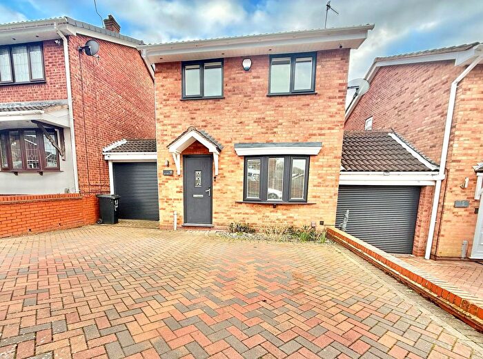 3 Bedroom Detached House For Sale In Balmoral View, Milking Bank, DY1