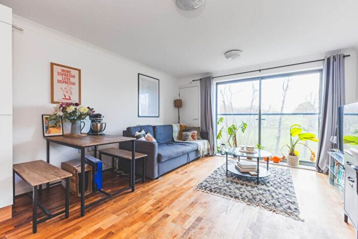 1 Bedroom Flat To Rent In Norwood Road, Herne Hill, SE24