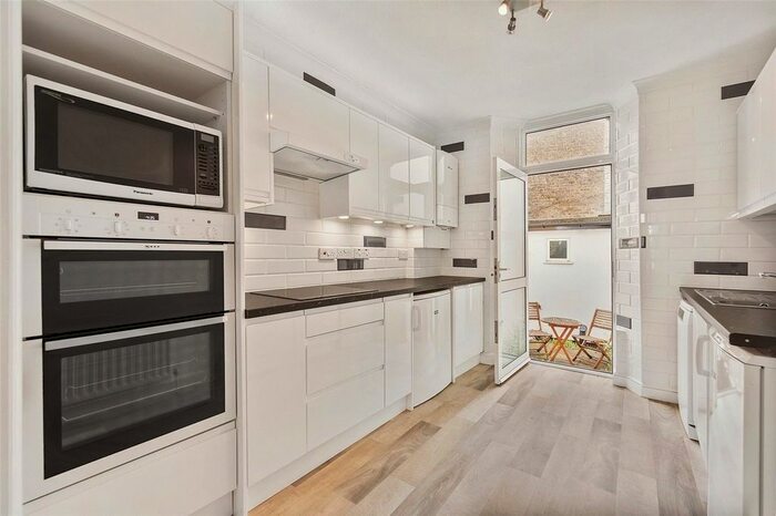2 Bedroom Flat To Rent In Lower Richmond Road, London, SW15