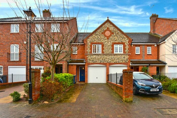 3 Bedroom Terraced House To Rent In Barley Way, Marlow, Buckinghamshire, SL7