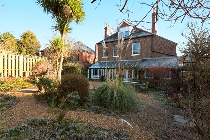 3 Bedroom Flat To Rent In Coolhurst Road, Crouch End, N8
