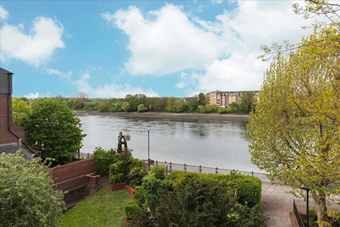 1 Bedroom Flat For Sale In Rainville Road, Hammersmith, London, W6
