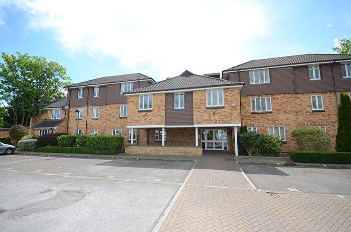2 Bedroom Flat To Rent In Byron Court, Windsor, SL4