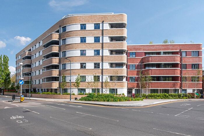 1 Bedroom Flat To Rent In Clifton Mansions, Park Avenue, London, NW2