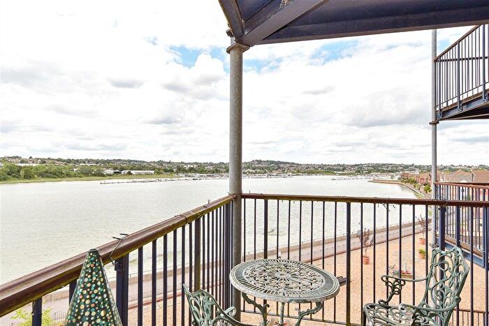 1 Bedroom Flat For Sale In Valetta Way, Rochester, Kent, ME1
