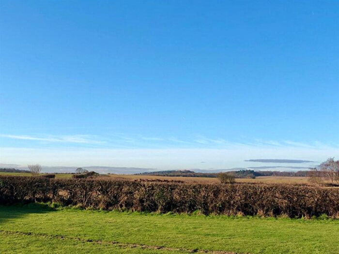 2 Bedroom Caravan For Sale In Great North Rd, Scrooby, DN10