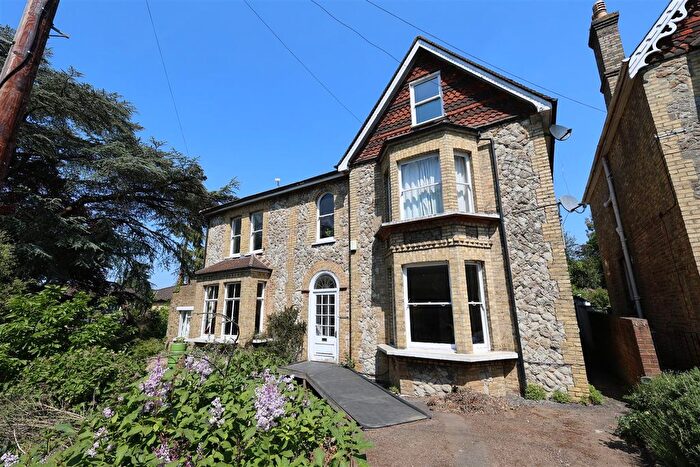3 Bedroom Flat To Rent In Mount Harry Road, Sevenoaks, TN13