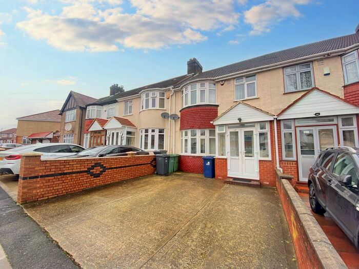 3 Bedroom Terraced House To Rent In Burns Avenue, Southall, Greater London, UB1